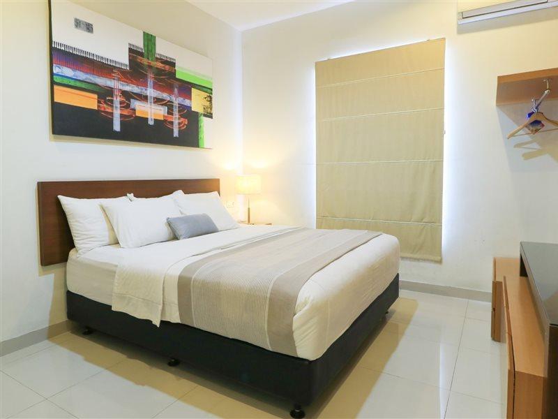 Home Guesthouse Surabaia Exterior foto