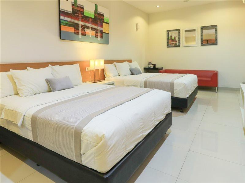 Home Guesthouse Surabaia Exterior foto