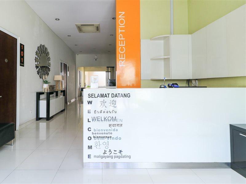 Home Guesthouse Surabaia Exterior foto