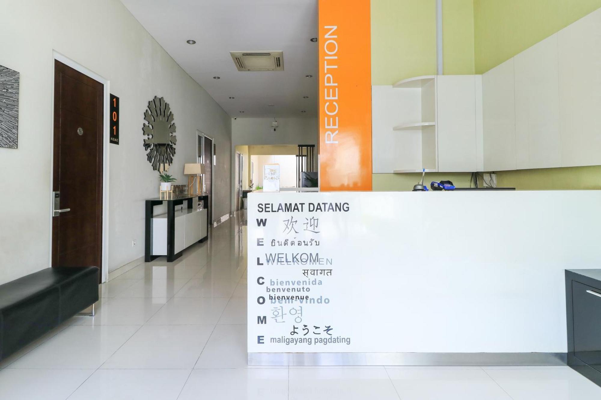 Home Guesthouse Surabaia Exterior foto