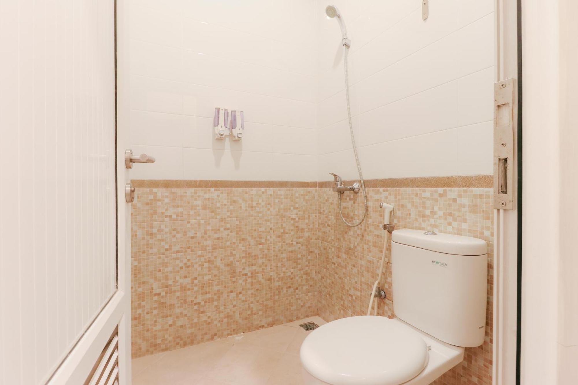 Home Guesthouse Surabaia Exterior foto
