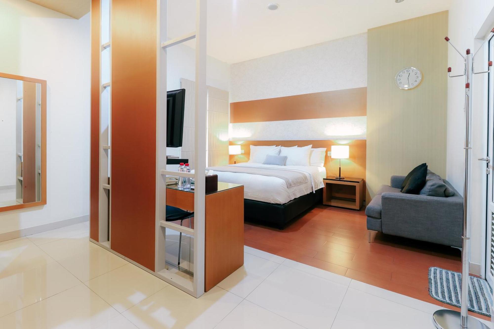Home Guesthouse Surabaia Exterior foto